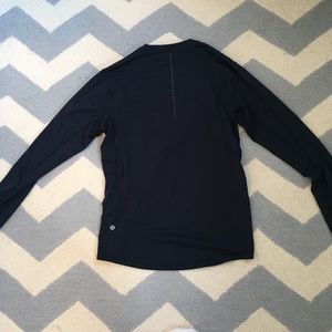 Men’s navy blue Lululemon long sleeve
